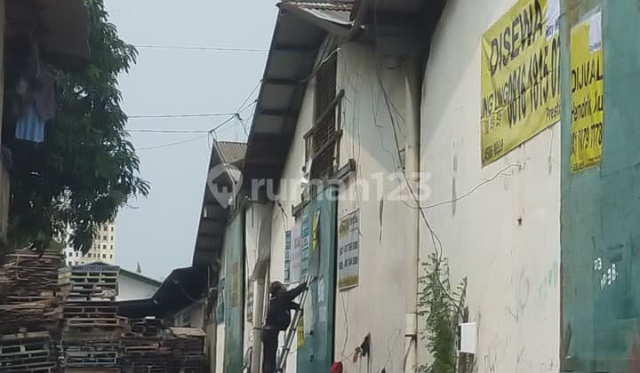 DijuaL Gudang Pluit Luas 4000 m strategis depan pintu TOL