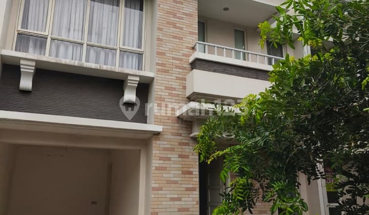Quick Sale of Furnished House with SHM in Edison Cluster Gading Serpong (indr.efpro)