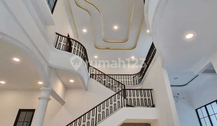 Dijual Rumah Mewah 3 Lantai, At Tomang Jakarta Barat