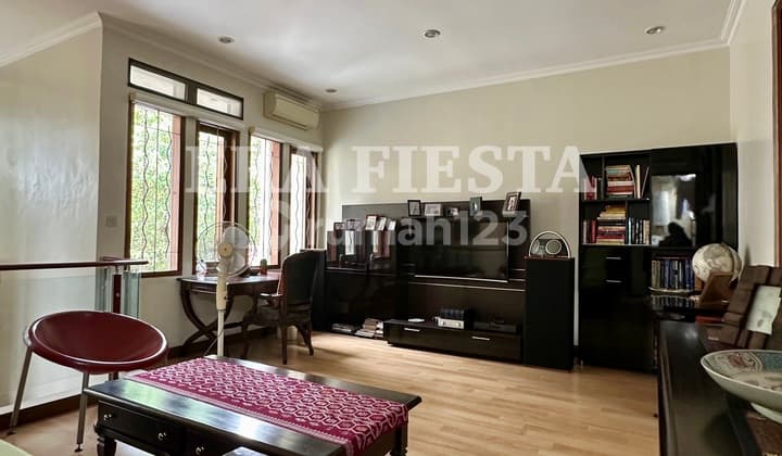 Jual Cepat Turun Harga Rumah Depan Taman Di Kencana Loka (dfi)