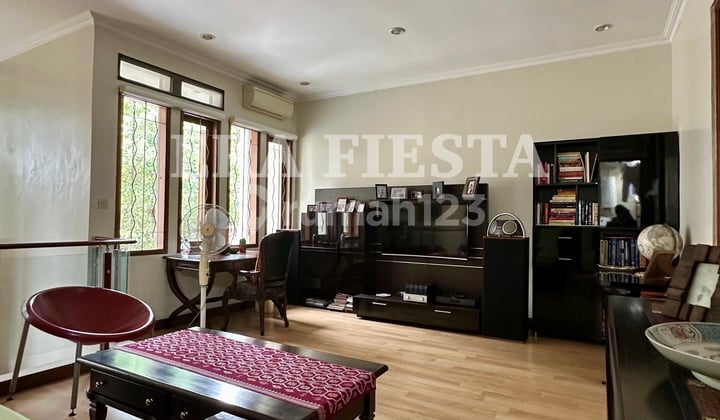 Jual Cepat Turun Harga Rumah Depan Taman Di Kencana Loka (dfi)