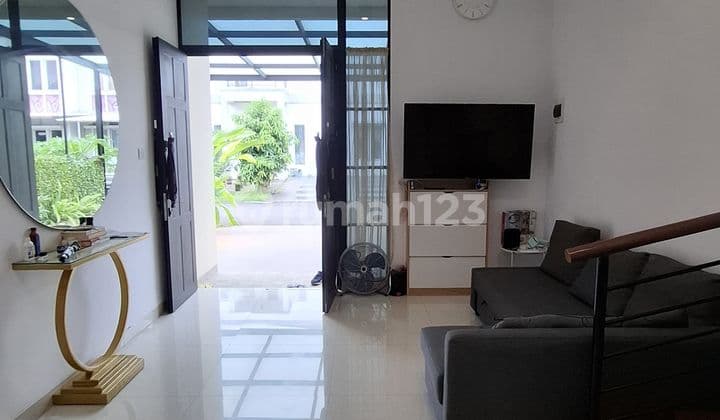 Dijual Cepat Rumah Bangunan Mandiri di Cluster Lavender