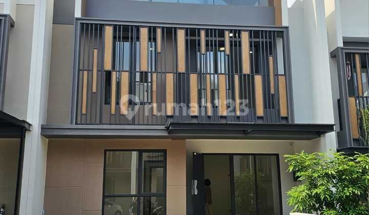 Dijual Cepat Rumah Siap Huni di Cluster Strozzi Gading Serpong (Wt)