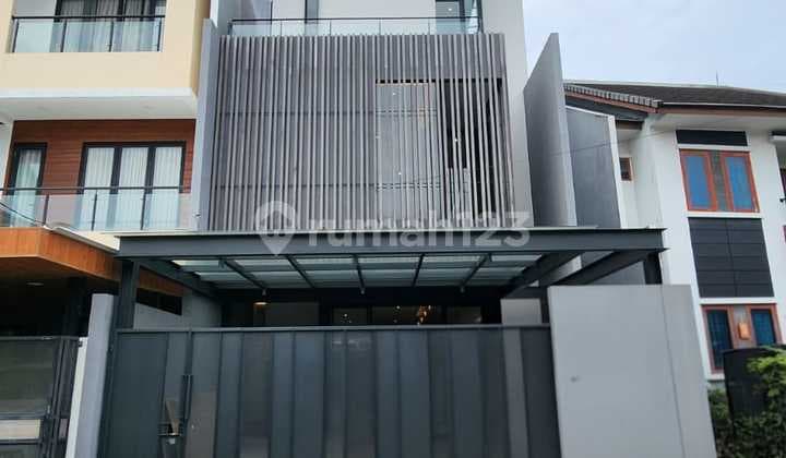 New House, Beautiful Environment, Ready to Move In, in Sector 7C of Gading Serpong.