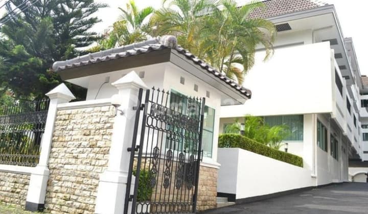 Luxury House For Sale