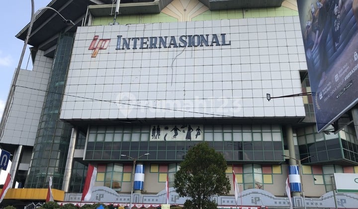 Di International Plaza ( mall )