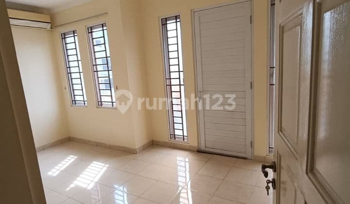 Disewakan Rumah Daan Mogot Baru Tampak Siring 2 Lantai Kalideres Jakarta Barat