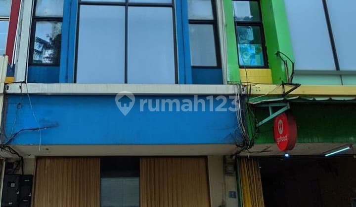 Ruko 3 Lantai Dekat Mal Jalan Boulevard Plg Ramai Gading Serpong.