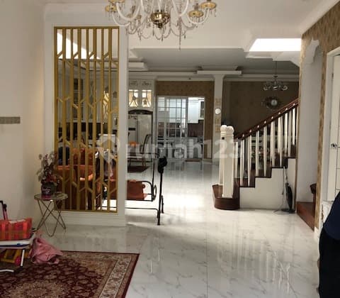 Rumah bagus di jalan peta barat kalideres jakarta barat 4 lantai full