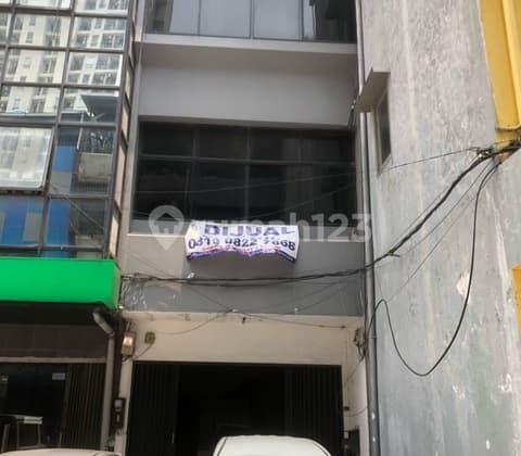 Cheap 4-story shop house in Gunung Sahari