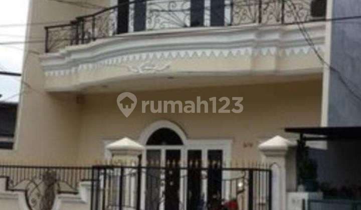 Taman Surya 3 House. High ceiling.