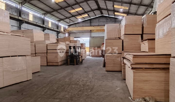 Gudang Besar di Kavling Dpr - Cipondoh, Tangerang