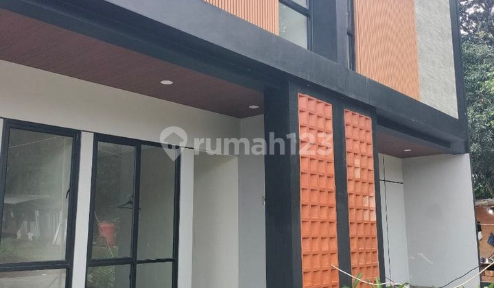 Brand New Rumah 2,5 Lantai View Gunung Salak Cikeas Bogor