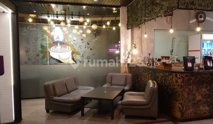 3-in-1 Office Building Combining Residence, Office, and Cafe