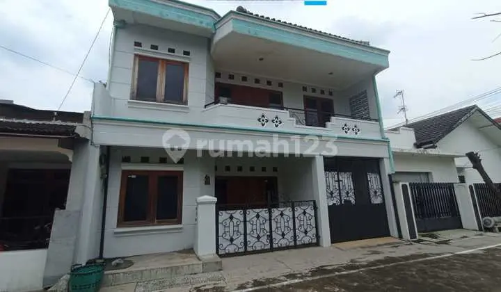 Rumah Kost Bagus 2,5Lantai Strategis Siap Pakai ( Selalu Full) di Perumahan Fajar Indah, Solo