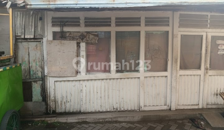 Bangunan Hitung Tanah di Pusat Kota Solo di Banjarsari, Solo