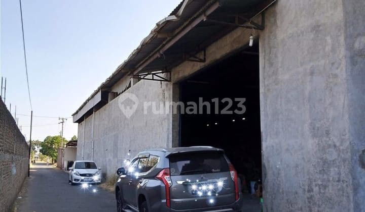 Gudang strategis siap pakai