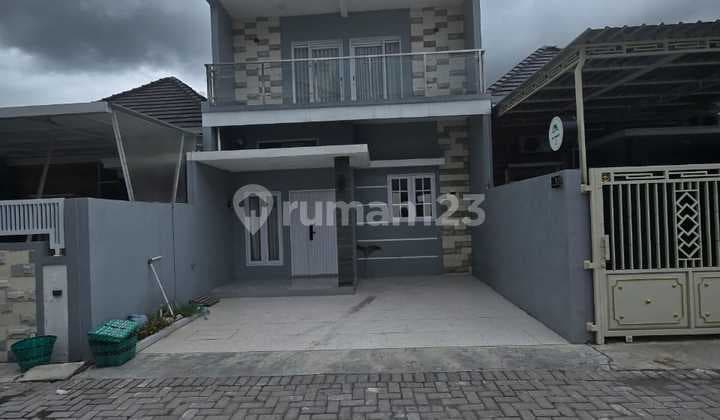 Vila 2 Lantai Dengan Kolam Renang & View Gunung Lawu Di Karangangayar Kota