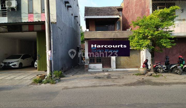 Rumah Hitung Tanah Strategis Dekat Jalan Ir Juanda, Jebres, Solo