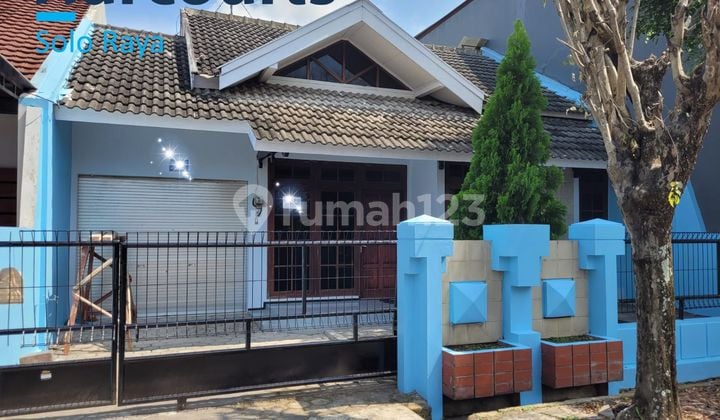 Rumah siap huni di perumahan bergengsi