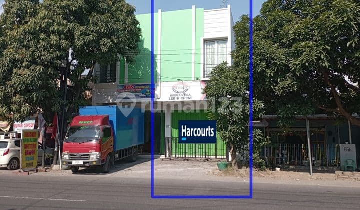 Two-story strategic commercial building ready for use.