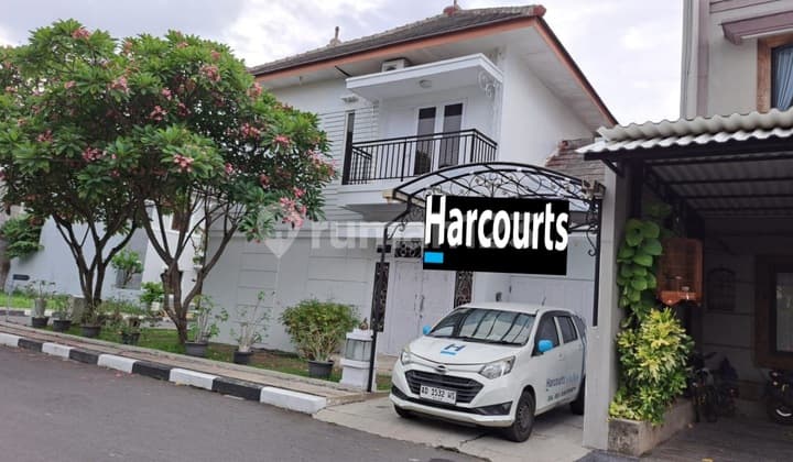 Ready-to-Occupy 2-Story Luxury House in an Elite Cluster