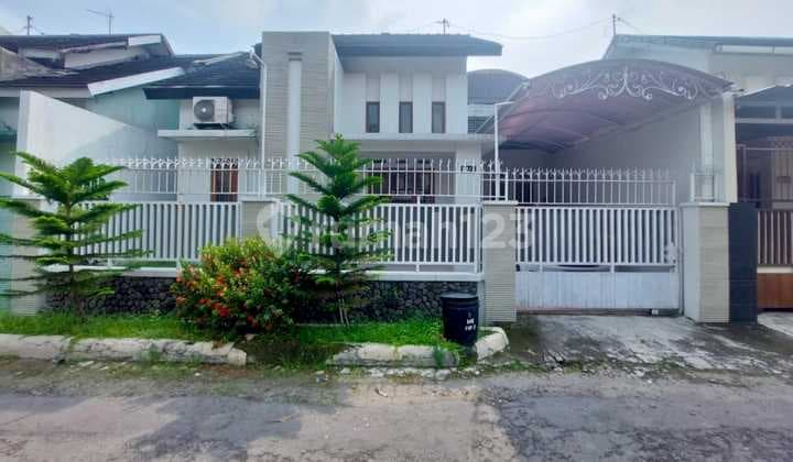Rumah Bagus 1½ Lantai Semi Furnish Di Cluster Di Fajar Indah, Baturan, Colomadu
