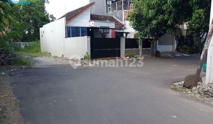 Tanah Pekarangan Dekat Jalan Raya Adi Sucipto Di Karangasem, Laweyan, Solo