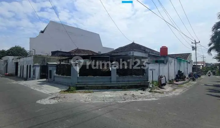 Rumah Hook Hitung Tanah Strategis