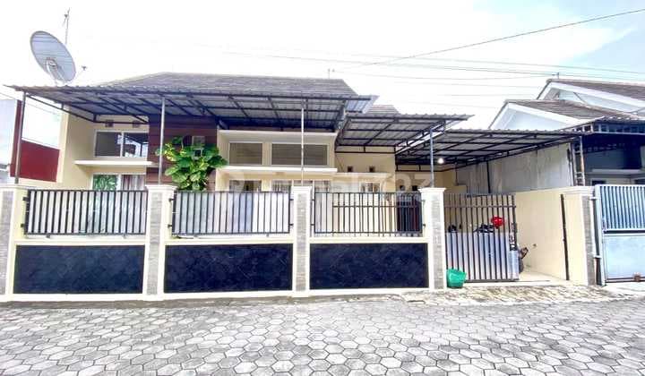 Rumah Siap Huni di Cluster di Colomadu