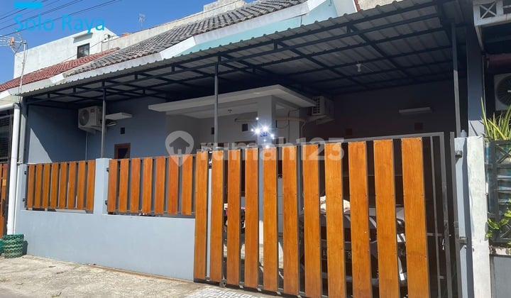 Rumah Minimalis Siap Huni Dengan Perabot (semi Furnished) Di Perumahan Favorit Di Gentan