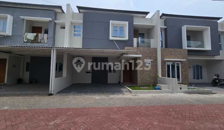 Rumah Baru Gress Minimalis 2 Lantai Di Cluster Elite Baturan Dekat Pintu Tol Klodran Solo