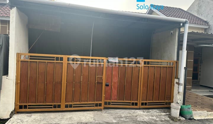 Rumah Minimalis Modern Di Cluster Di Wonorejo, Solo