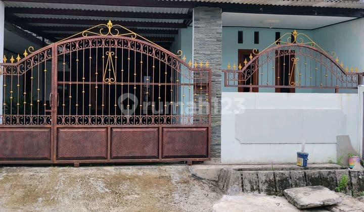 Rumah Bersih Terawat Siap Huni di Lingkungan Perumahan di Mojosongo, Solo