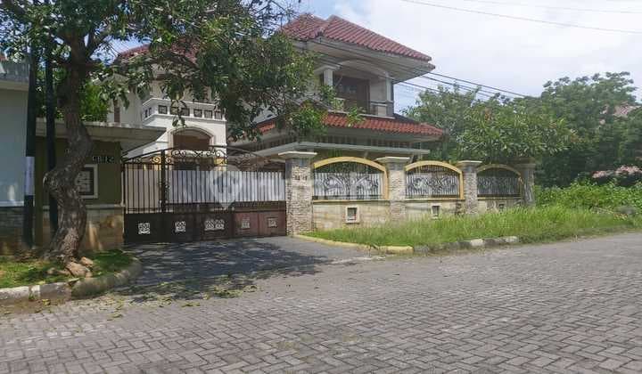 Rumah Mewah 2 Lantai Siap Huni di Perumahan Elite Solo Baru