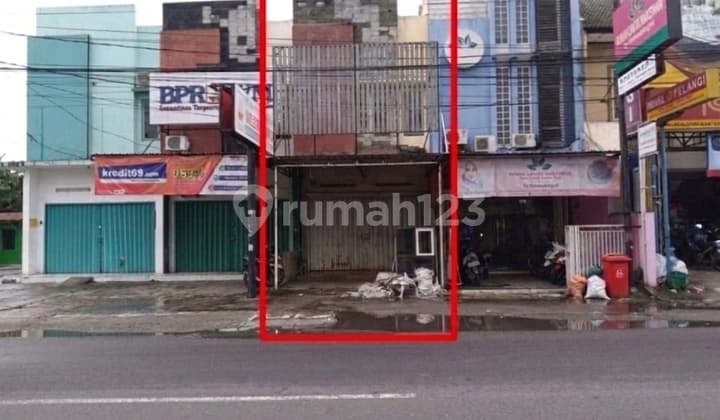 Strategic 2-Story Shop House on Main Roadside in Laweyan, Solo