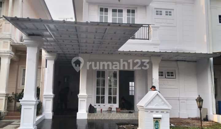 Dijual Rumah Terenovasi Lantai Granit Dekat Starbucks