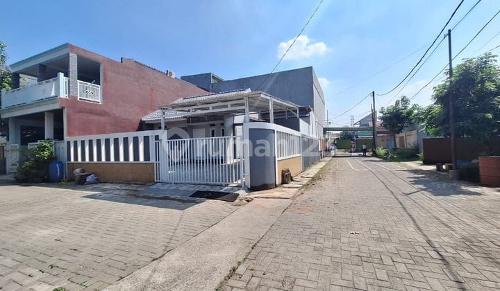 Affordable 1-Story Hook House Ready to Live In Within a Cluster