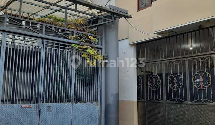 Rumah Dlmgg Masuk 1 Mobil bisa Utk Kosanatau Kantor di Otista