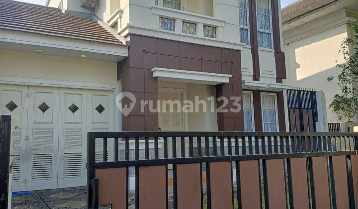 Rumah Full Firnish di Jl Boulevard Kota Wisata Siap Huni