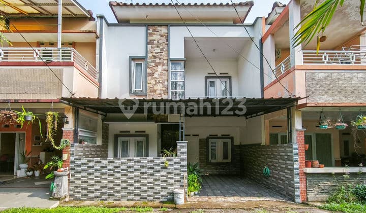 Rumah Strategis 15 Menit ke Stasiun Depok Baru Bebas Banjir J31826
