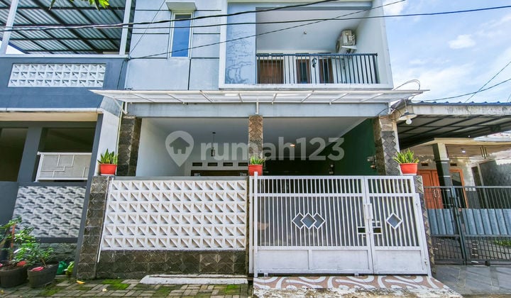 Rumah 2 Lantai SHM 15 Menit ke Terminal Cibinong Hadap Utara J39341