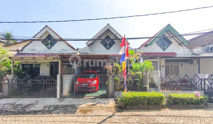 Rumah 2 Lantai 7 Menit ke RSIA Bina Medika Bintaro Hadap Selatan J35029