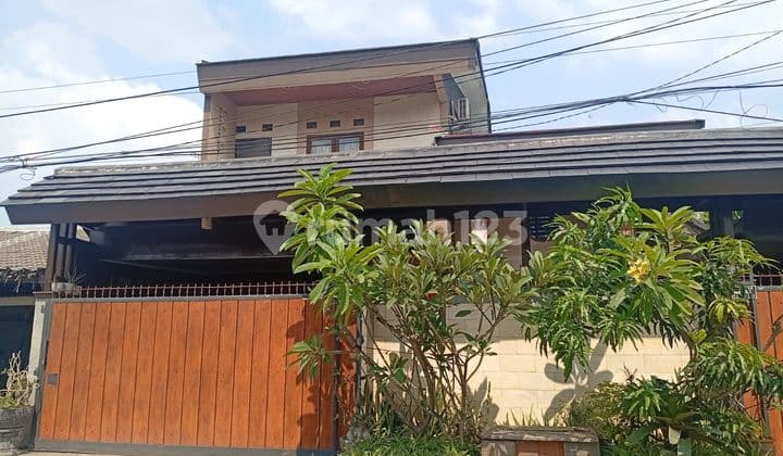 Rumah Luas Strategis 11 Menit ke Terminal Bekasi Hadap Selatan J-37915