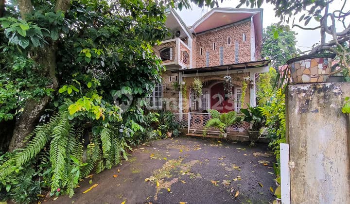 House Land Area 194 Beautiful 4 Minutes to Hermina Hospital Depok Freehold Title East Facing J44600
