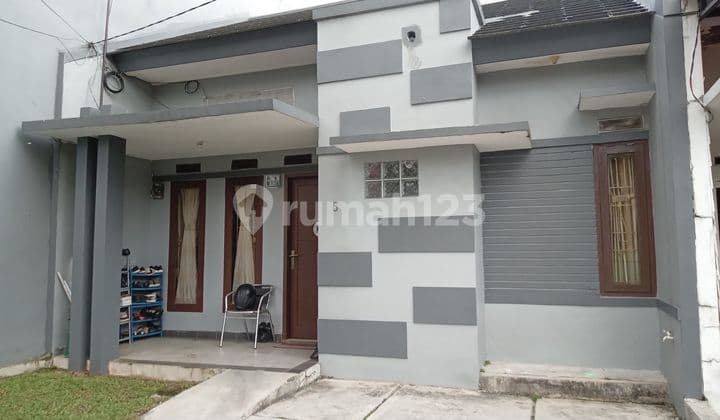 North-Facing House 15 Minutes to Depok Lama Station, Assisted with Mortgage J-48089