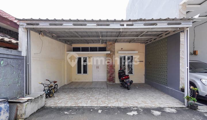 Rumah Hadap Selatan dekat Cibubur Junction Dibantu KPR J-35063