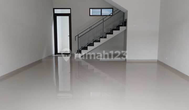 Disewakan Ruko Bagus Strategis Mainroad Cisaranten Arcamanik 3 Lantai