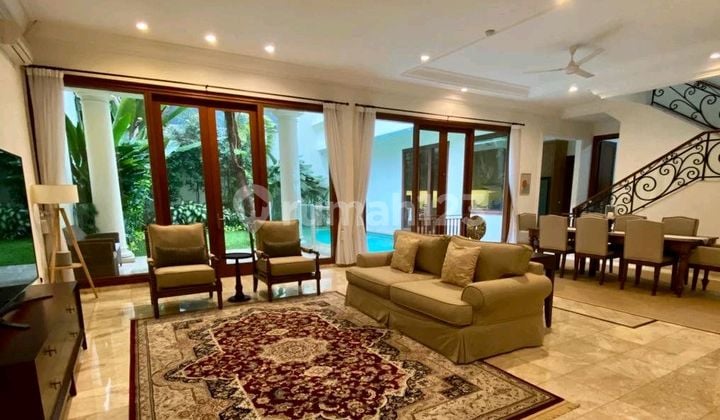 Disewakan Rumah Asri dan Cantik di Pondok Indah , 5 Kamar Tidur, Negotiable