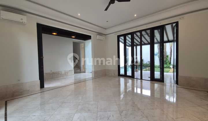 Disewakan Rumah Mewah, Cantik dan Asri di Pejaten Barat Area di Dalam Compound.